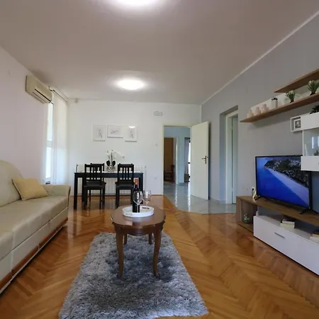 Pool-apartments Apartment