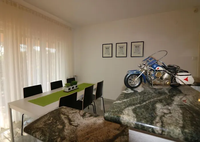 Pool-apartments Πόρετς